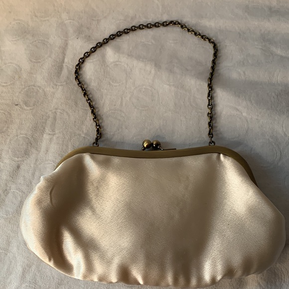 Ivory Satin Clutch Evening Bag Embellished with Bauble Metal Clasp & Chain - Picture 4 of 5